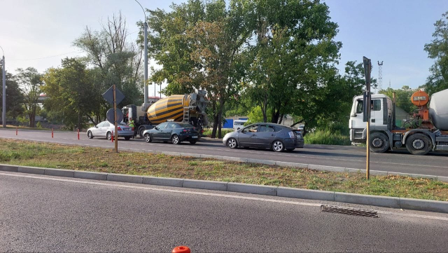 Ограничение движения большегрузных автомобилей по улицам столицы в жаркие дни